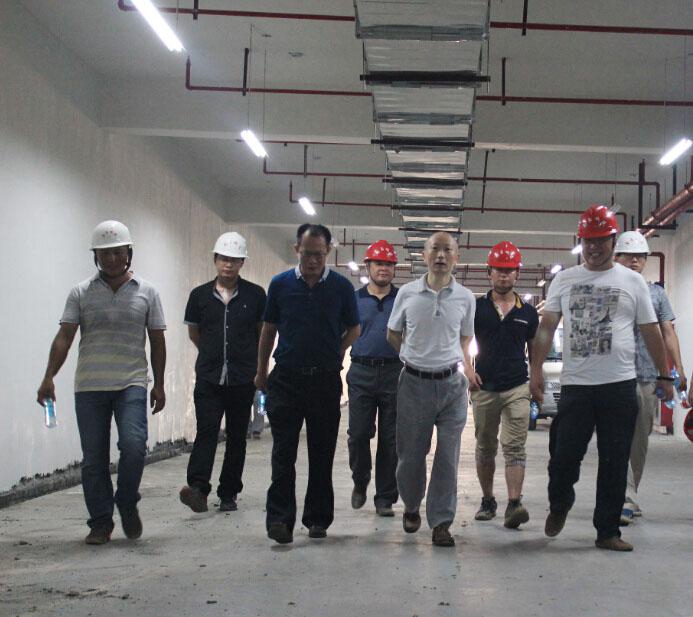 集团董事长光临老动物园项目现场调研