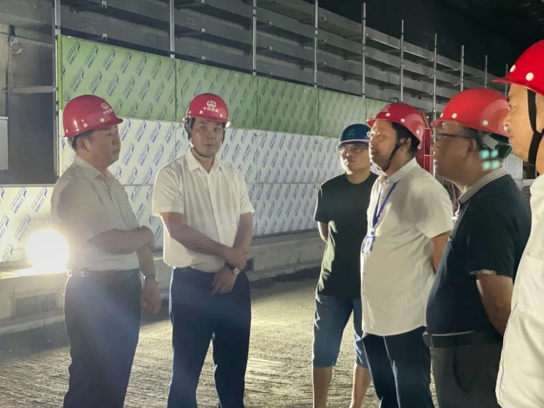 副总经理罗辉实地调度真君路隧路工程